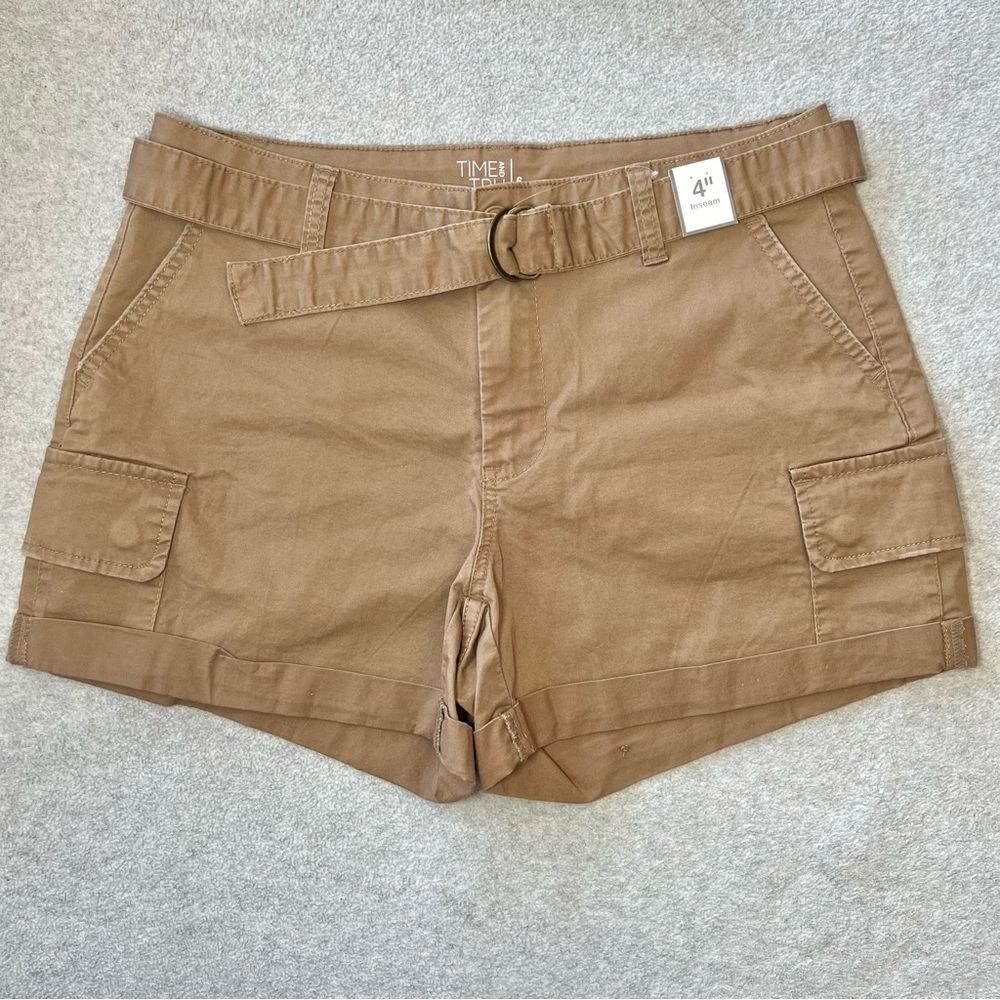 Time and Tru Women’s Belted Cargo Shorts Brown size 6